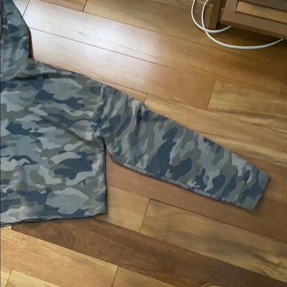 cropped camp hoodie - Picture 2 of 4